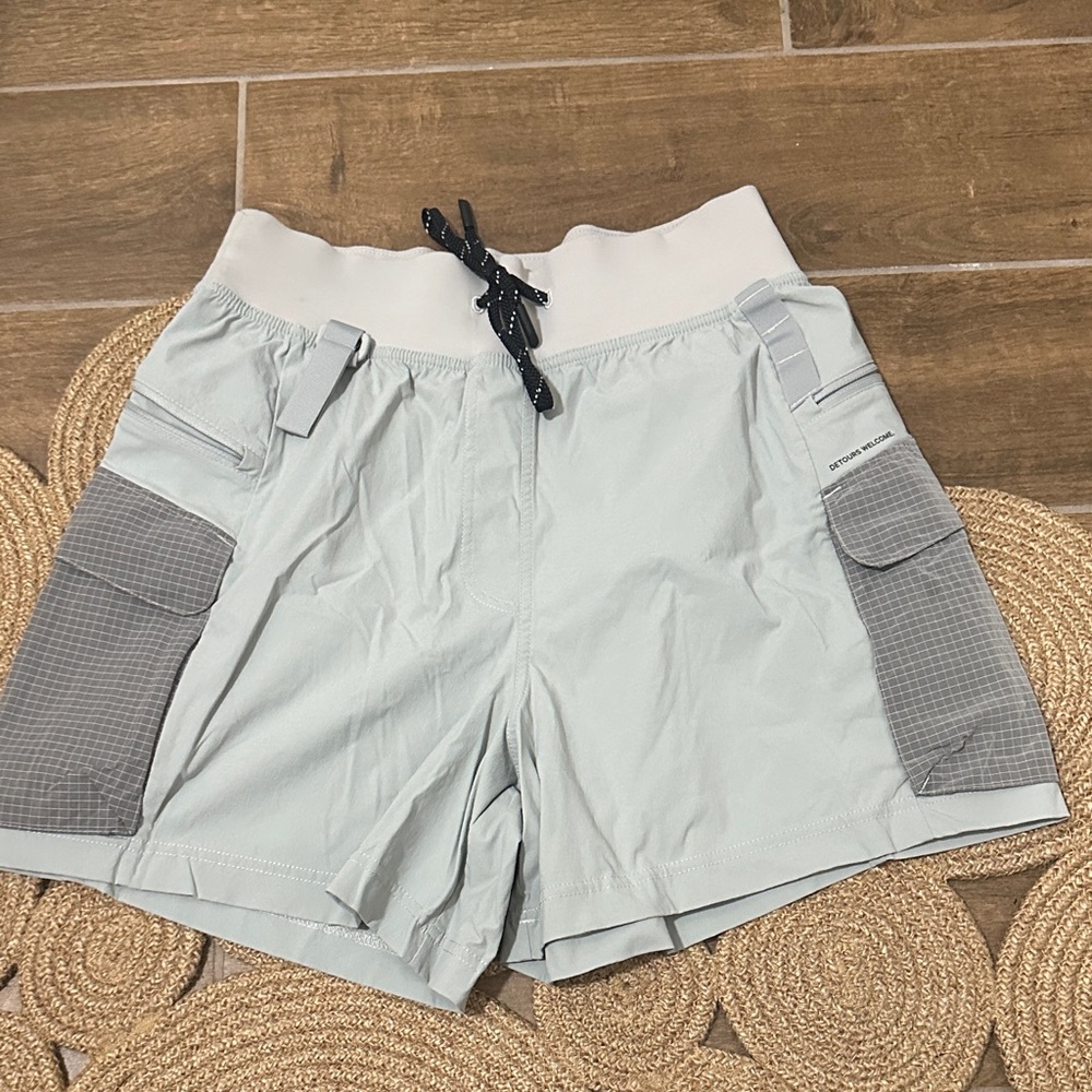 Lululemon Woman’s Hiking Short Gray and Black